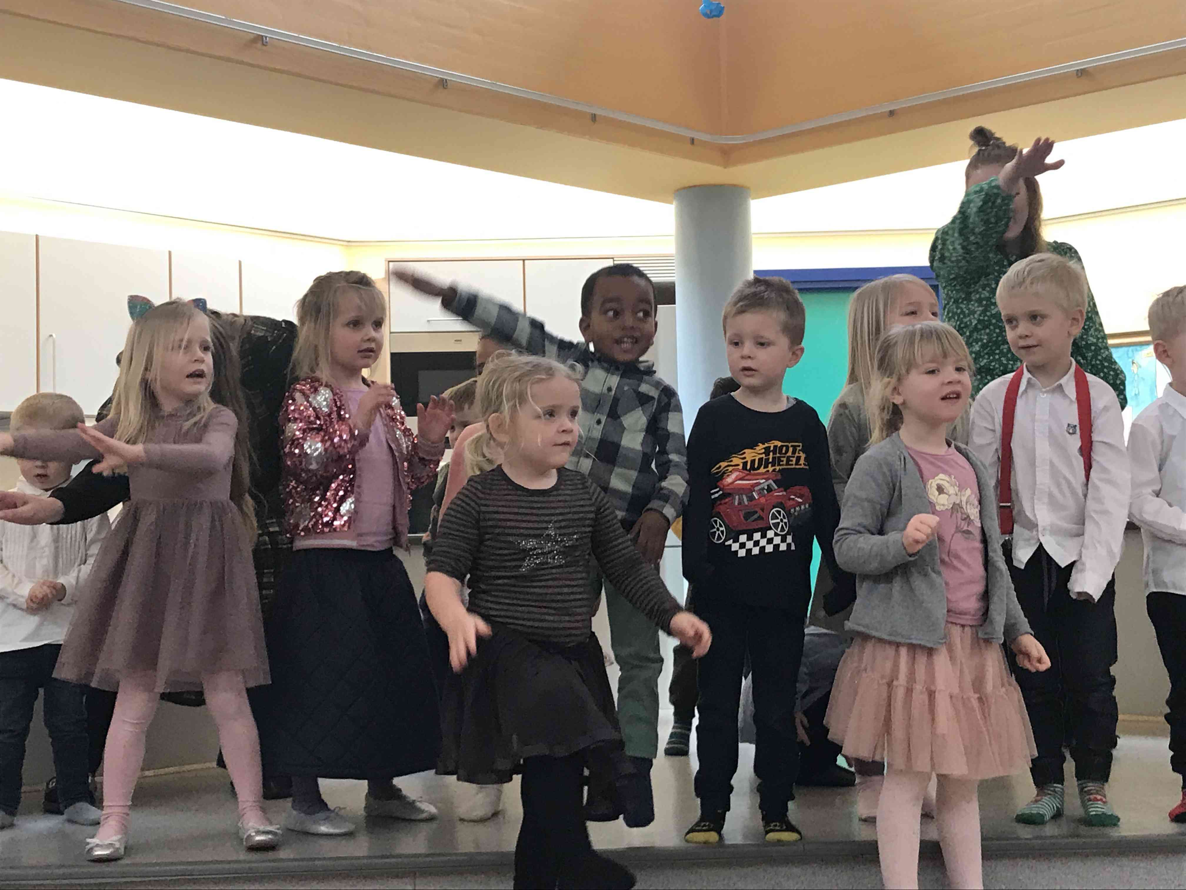 Børn danser 2