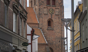 Sct. Peders kirke set fra Axeltorv Sct. Peders kirke set fra Axeltorv