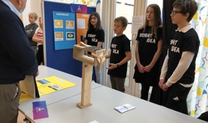 Billede fra en af af idéerne - vindmølle med opsætning på vindmøller Billede fra en af af idéerne - vindmølle med opsætning på vindmøller