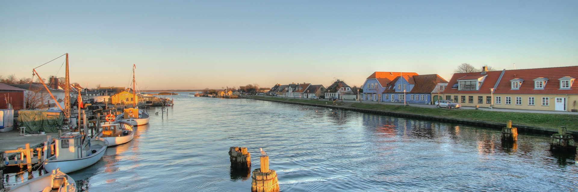 Kanalen i Karrebæksminde ved solnedgang