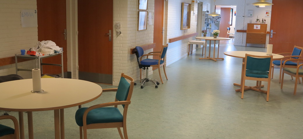 Marsvej Opholdsstue 2 Sal, lyse møbler