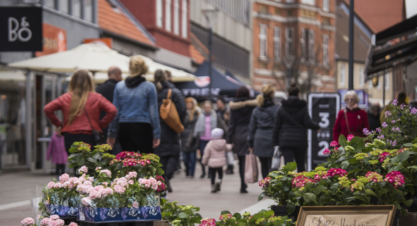 Handelsstrøg med blomster - Næstved midtby