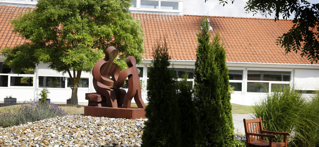 Have og skulptur på Birkevang