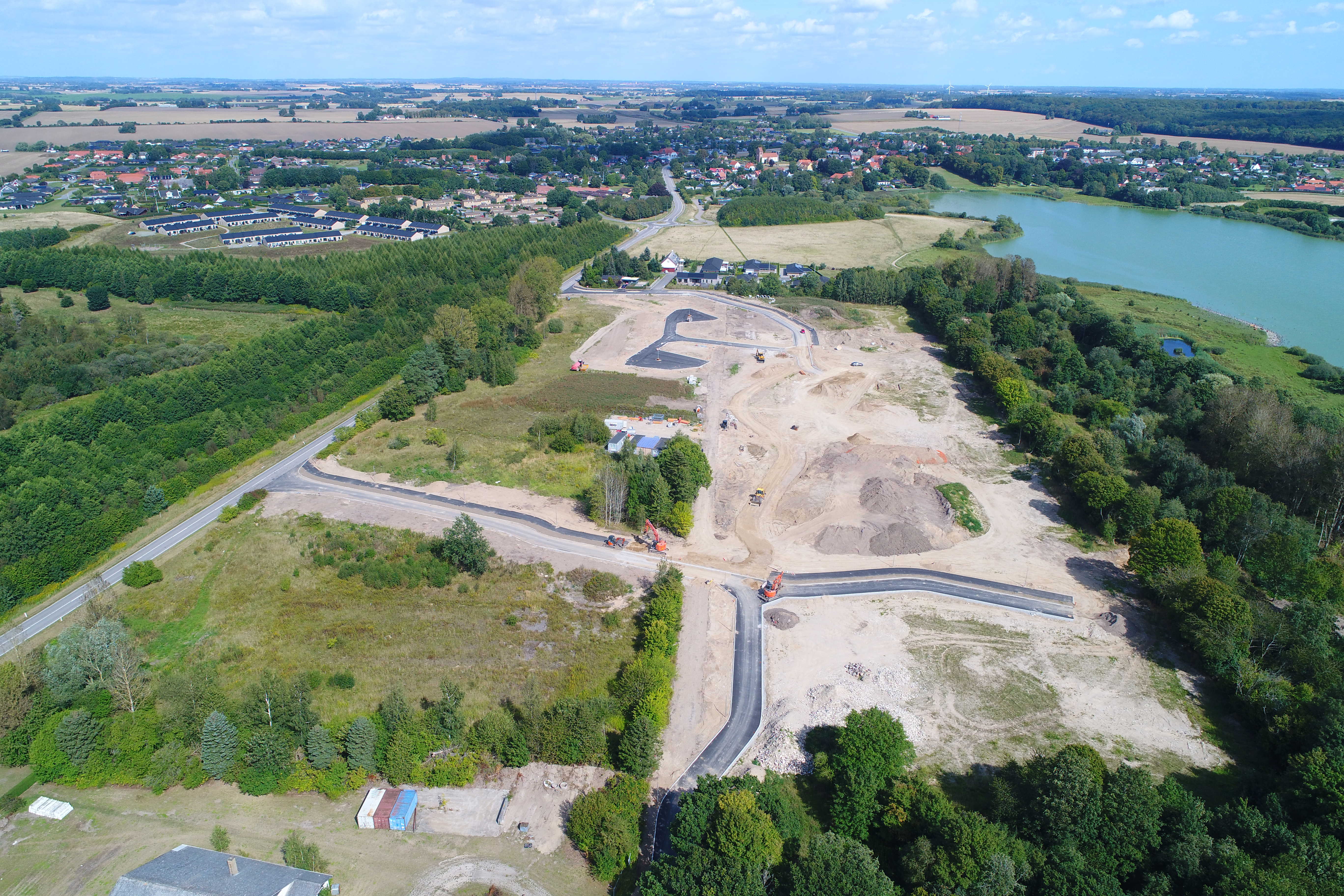 Dronefoto ind mod Glumsø by