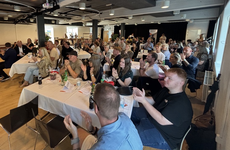 Unge, erhvervsfolk, medarbejdere i kommunen, politikere, foreningsfolk og andre var med til at markere starten på Ungeløftet i Næstved Kommune