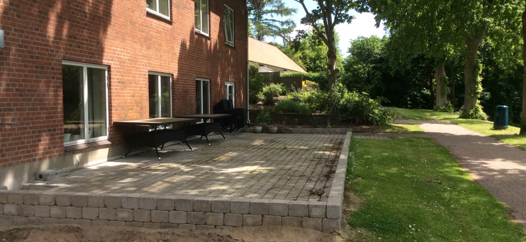 Terrasse ved aktivitetscenter Søvang