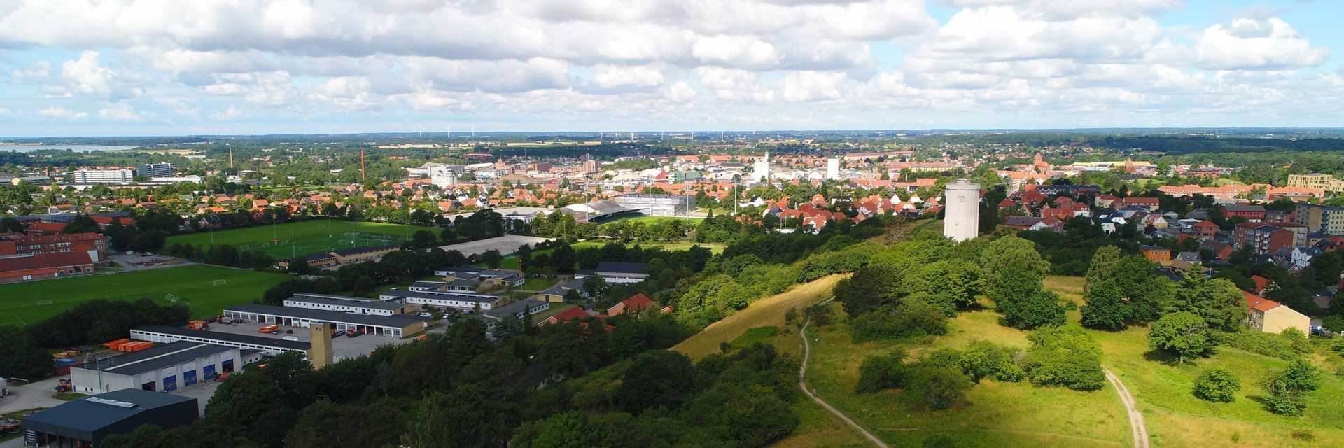 Dronefoto Bag bakkerne ved Åsen i Næstved