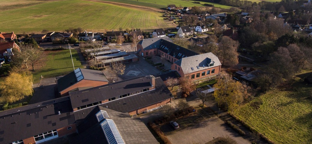 Et dronebillede over Skole i Toksværd