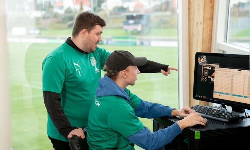 Det seneste år har en række unge været en del af hverdagen i Næstved Boldklub.