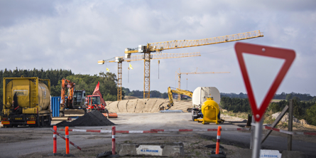 Byggeri med kran i Næstved Kommune