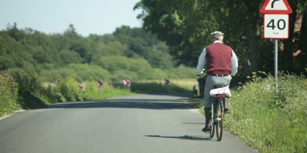 En ældre mand på Cykel i Tybjerg